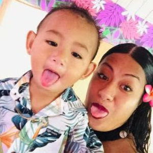 Meet your Posher, Becca